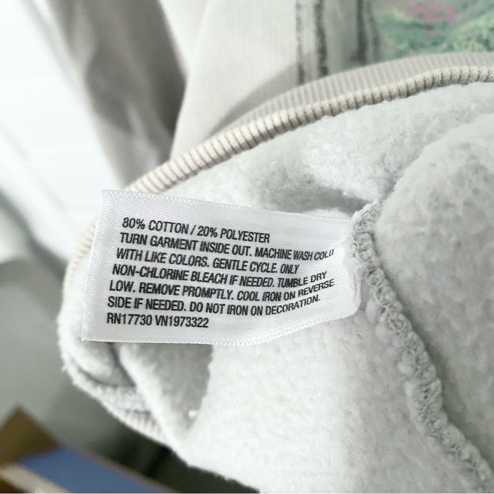 WILD FABLE | Monte Carlo Floral Graphic Sweatshirt Gray | Multiple Sizes! - Picture 5 of 5